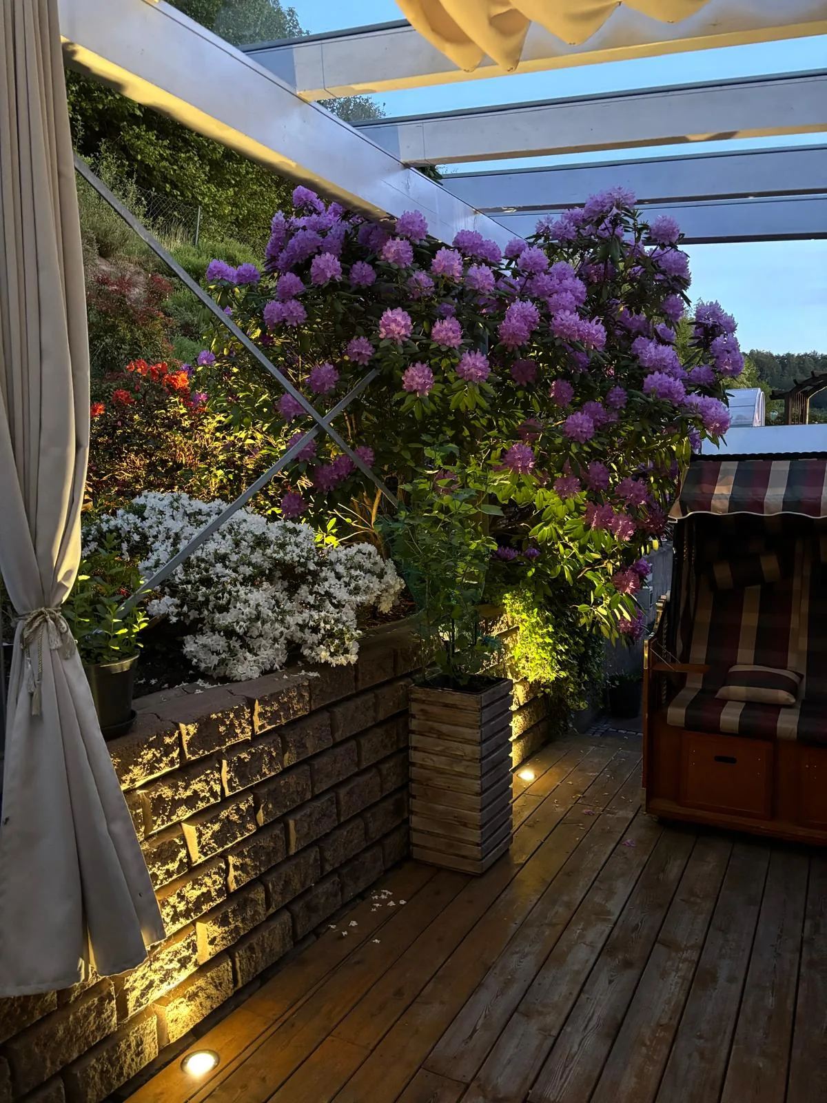 Gartenmauer licht