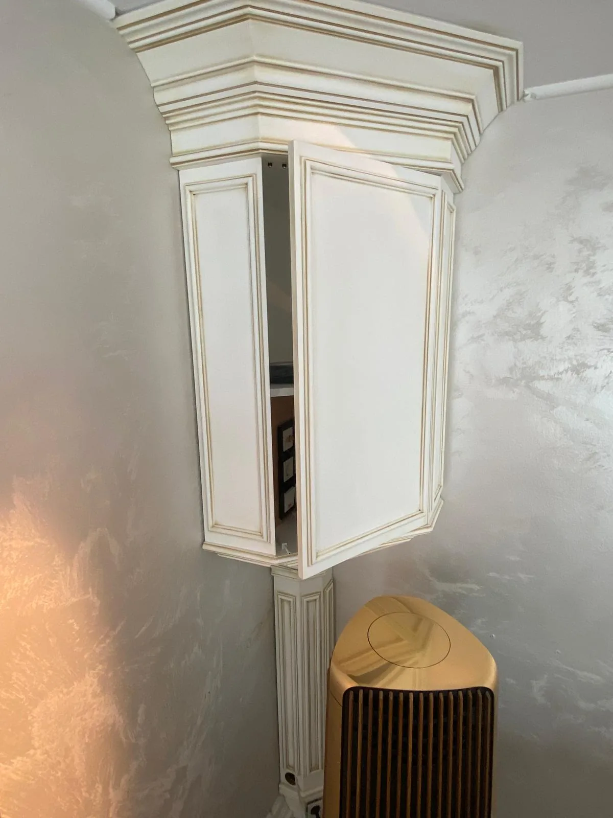 Eckschrank klassisch