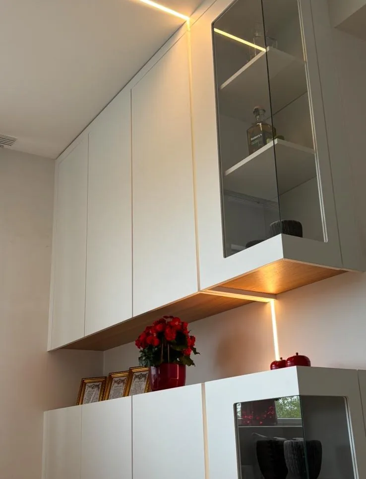 Haengeschrank licht